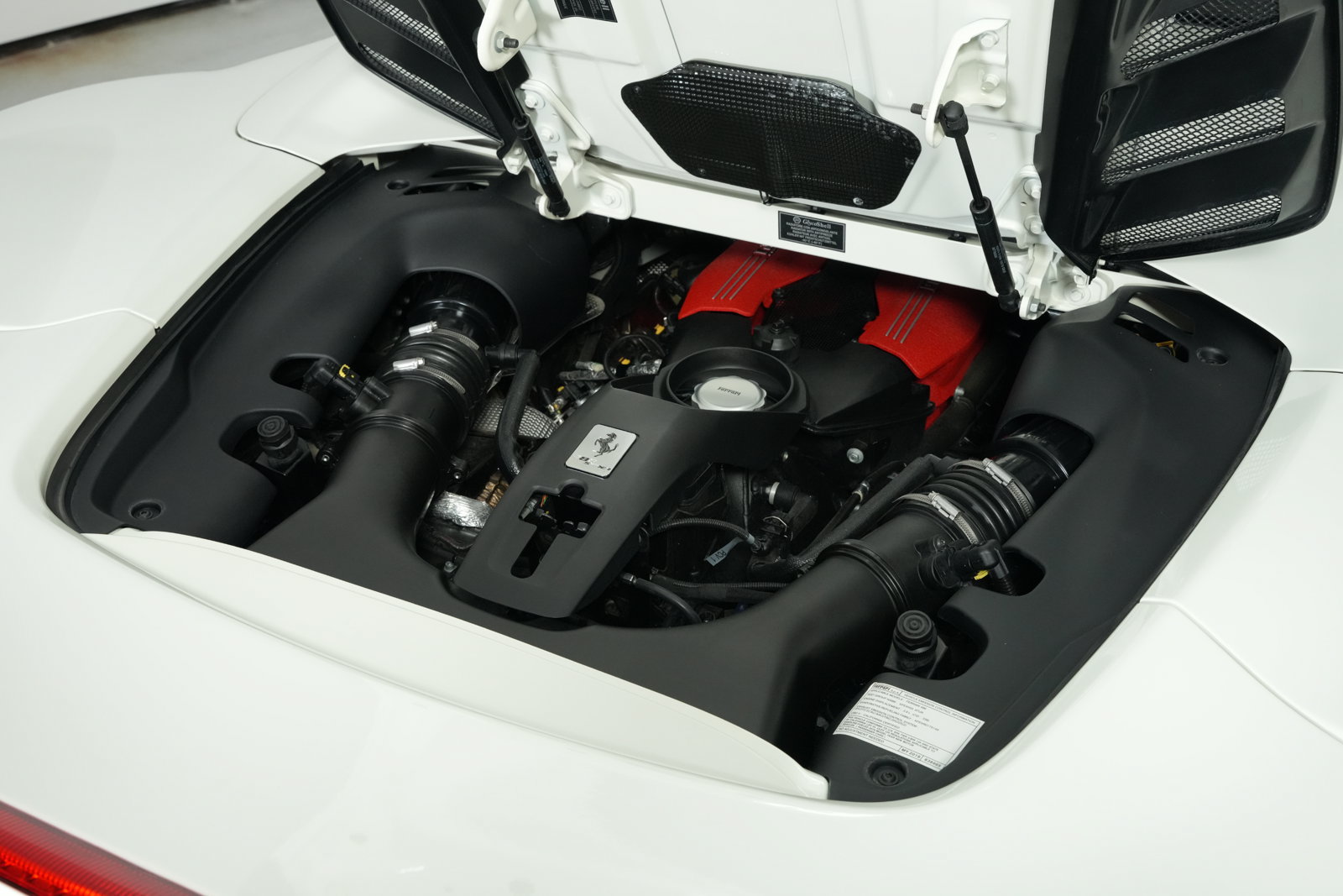 Used 2019 Ferrari 488 Spider RWD image 13