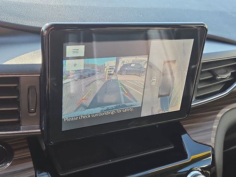 Used 2022 Ford Explorer Limited w/ Equipment Group 301A image 19