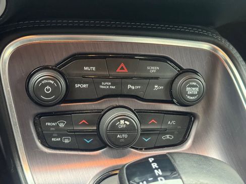 Used 2017 Dodge Challenger SXT Plus image 15