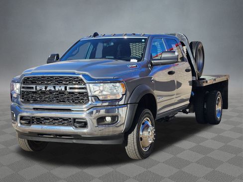 Used 2022 RAM 5500 Tradesman w/ Chrome Appearance Group image 3