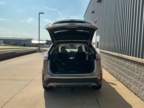 Used 2020 Ford Edge Titanium w/ Equipment Group 301A AWD/4WD image 23