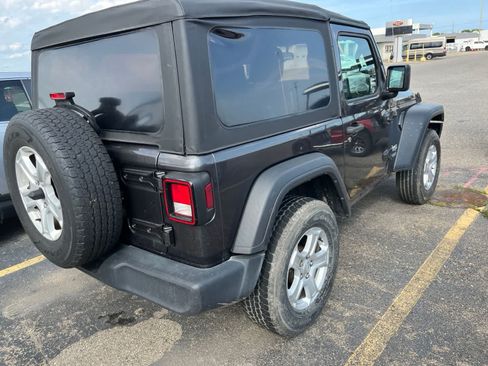 Used 2020 Jeep Wrangler Sport AWD/4WD image 16