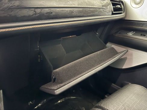 Certified 2025 Lincoln Aviator Black Label image 43