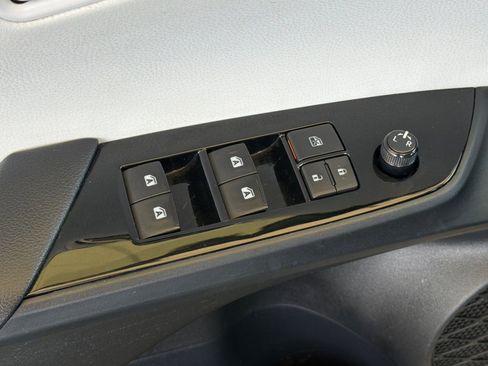 Used 2016 Toyota Prius Three image 13