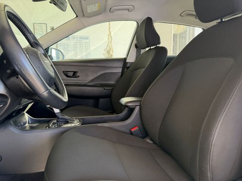 Used 2025 Hyundai Kona SEL image 27