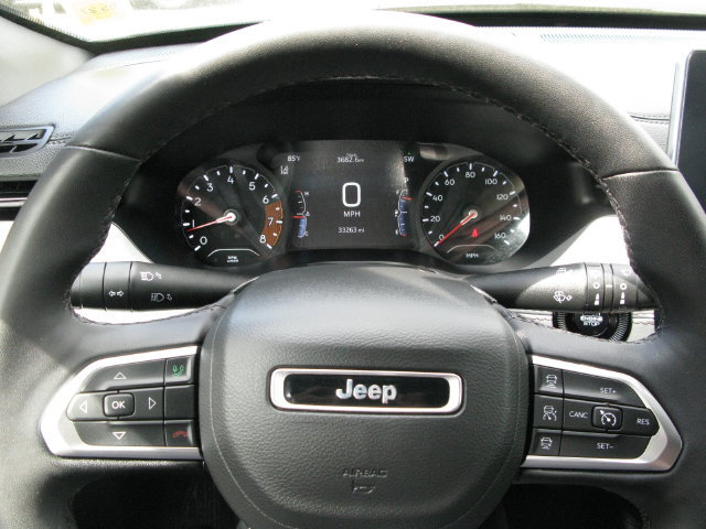Used 2025 Jeep Compass Limited AWD/4WD image 14