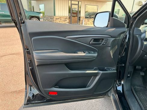 Used 2024 Honda Passport EX-L image 11
