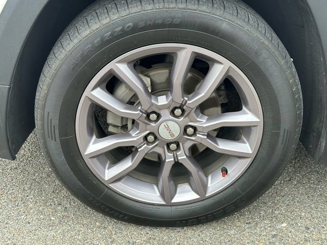 Used 2023 GMC Terrain SLT AWD/4WD image 17