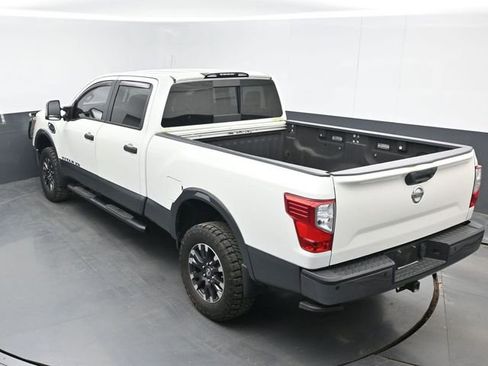 Used 2018 Nissan Titan PRO-4X w/ Pro-4x Convenience Package image 23