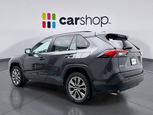 Used 2023 Toyota RAV4 XLE Premium image 3