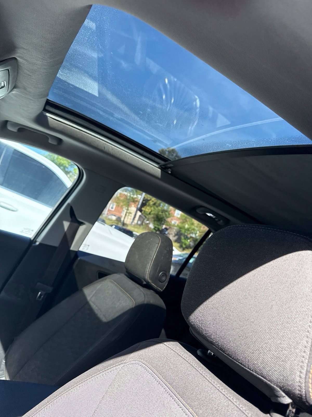 Used 2018 Chevrolet Equinox LT w/ Sun & Infotainment Package AWD/4WD image 6