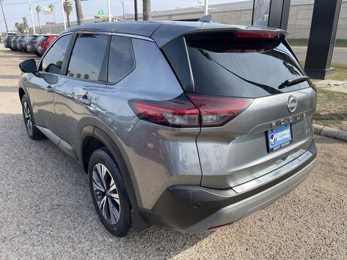 Used 2023 Nissan Rogue SV image 5