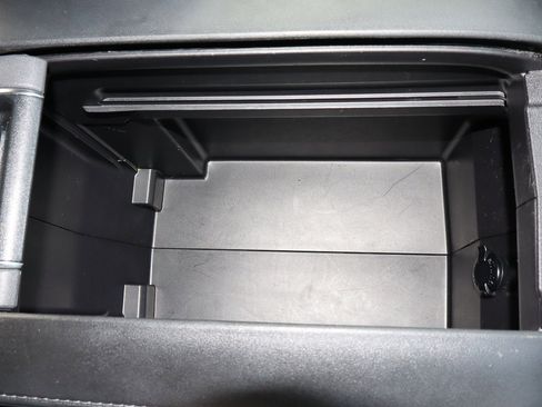 Used 2023 Toyota Highlander XSE image 32