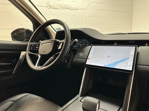 New 2025 Land Rover Discovery Sport S image 29