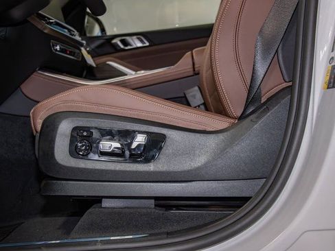 Used 2026 BMW X5 xDrive50e w/ M Sport Package image 15