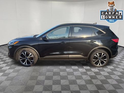 Used 2022 Ford Escape SE w/ SE Sport Appearance Package image 4