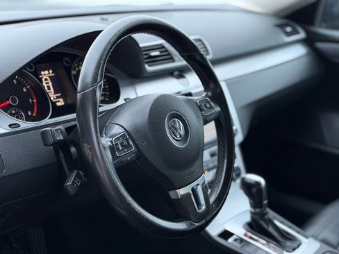 Used 2013 Volkswagen CC Sport image 5