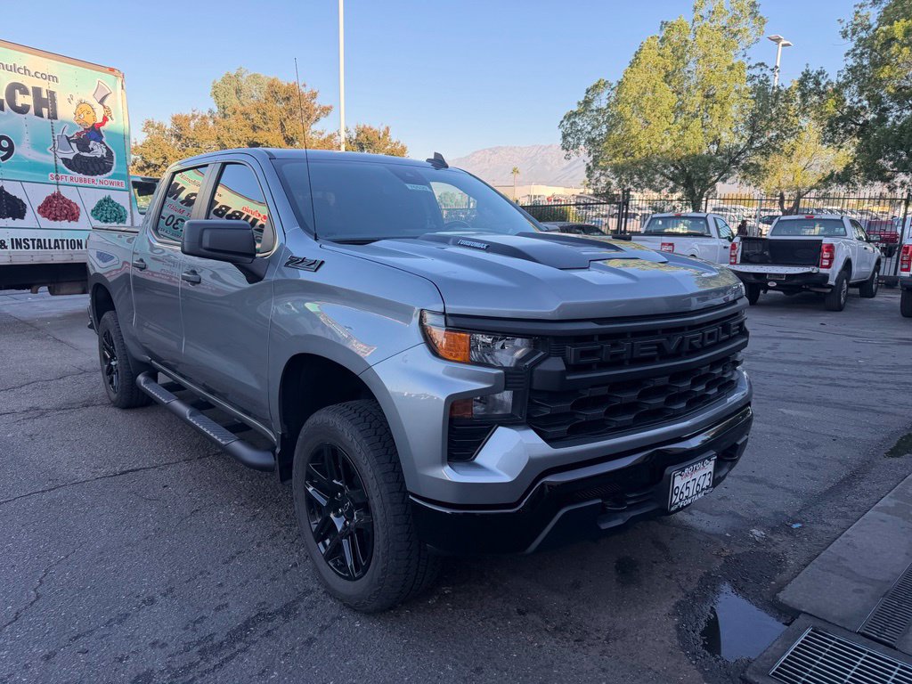 Used 2024 Chevrolet Silverado 1500 Custom Trail Boss w/ Turbomax Blackout Package AWD/4WD image 2
