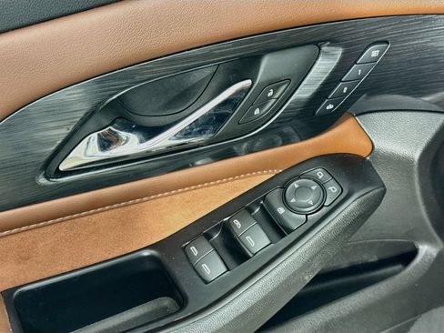 Used 2019 Chevrolet Traverse High Country AWD/4WD image 19