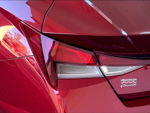 Used 2025 Hyundai Elantra SE image 28