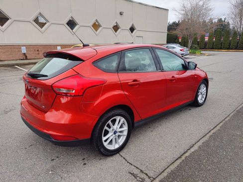 Used 2018 Ford Focus SE FWD image 3
