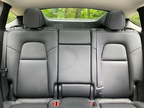 Used 2023 Tesla Model Y AWD image 21