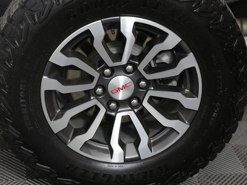 Used 2023 GMC Sierra 1500 AT4 w/ Technology Package image 8