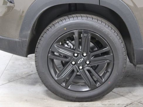 Used 2024 Chevrolet Trax ACTIV w/ Sunroof Package FWD image 13