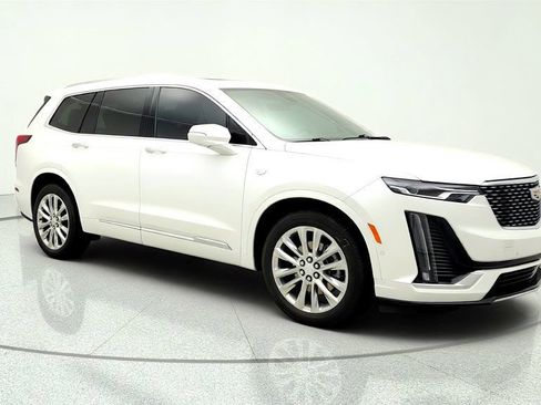Used 2021 Cadillac XT6 Premium Luxury FWD image 3