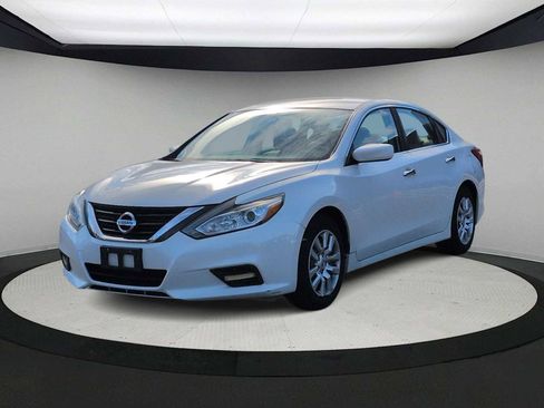 Used 2016 Nissan Altima 2.5 S w/ Power Driver Seat Package image 4