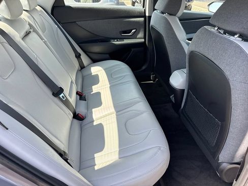 Used 2024 Hyundai Elantra Limited FWD image 15