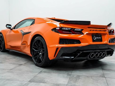 Used 2024 Chevrolet Corvette Z06 RWD image 10