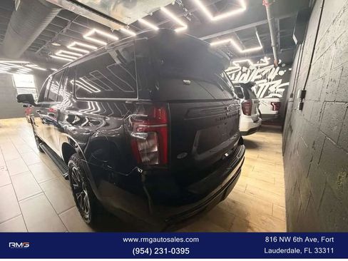 Used 2024 Chevrolet Suburban Z71 w/ Luxury Package image 5