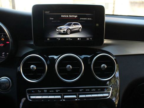 Used 2017 Mercedes-Benz GLC 300 4MATIC w/ Premium 1 Package image 33
