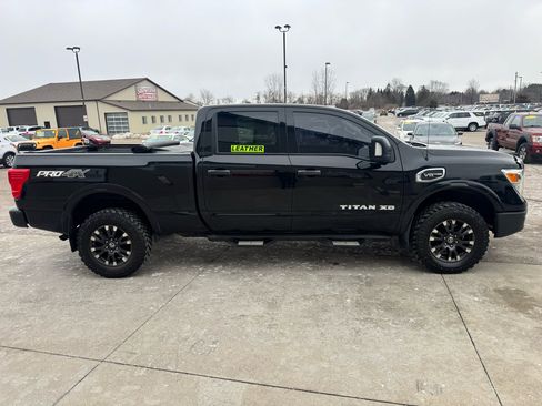 Used 2016 Nissan Titan S image 4