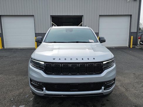 Used 2024 Jeep Wagoneer Series II w/ Convenience Group I image 3