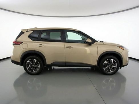 Used 2025 Nissan Rogue SV AWD/4WD image 11