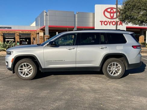 Used 2023 Jeep Grand Cherokee L Laredo image 7