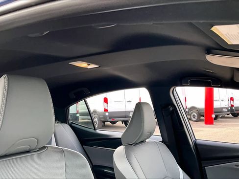 Used 2025 Toyota Camry SE image 14