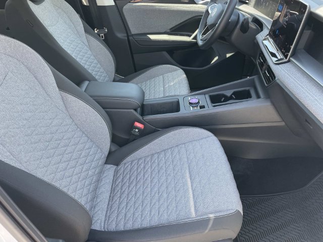 Used 2026 Volkswagen Tiguan S FWD image 27