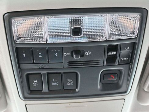 Used 2023 Toyota 4Runner 40th Anniversary SE AWD/4WD image 29