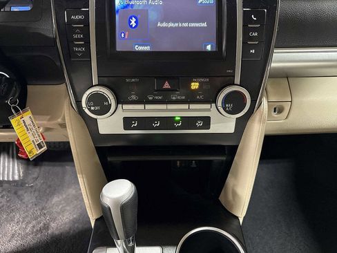 Used 2012 Toyota Camry LE image 21