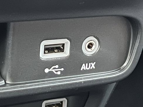 Used 2020 Chrysler Pacifica Touring-L Plus image 30