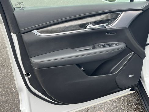 Used 2020 Cadillac XT6 Sport image 12