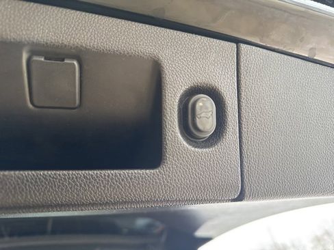 Used 2016 GMC Yukon SLT image 38