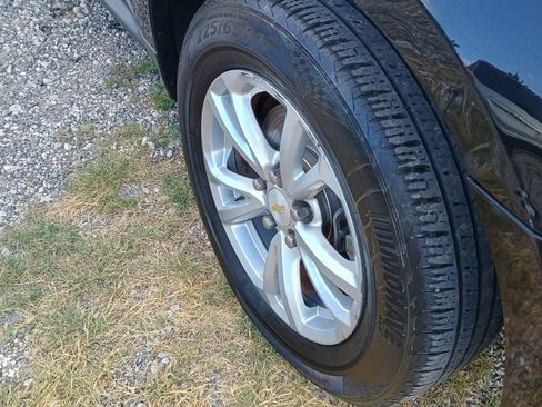 Used 2017 Chevrolet Equinox LT FWD image 32