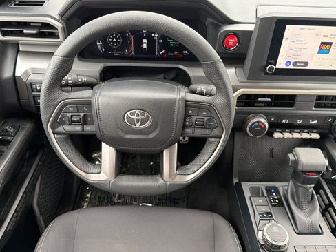 Used 2025 Toyota Tacoma TRD Sport AWD/4WD image 11