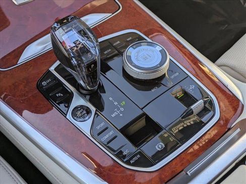 Certified 2024 BMW ALPINA XB7 image 11