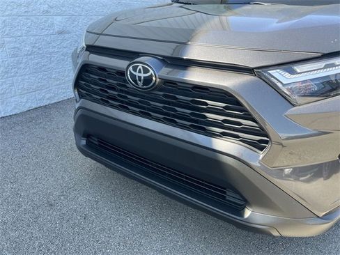 Used 2023 Toyota RAV4 XLE Premium image 29