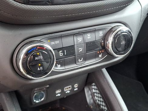 Used 2023 Chevrolet TrailBlazer LT w/ Convenience Package AWD/4WD image 13